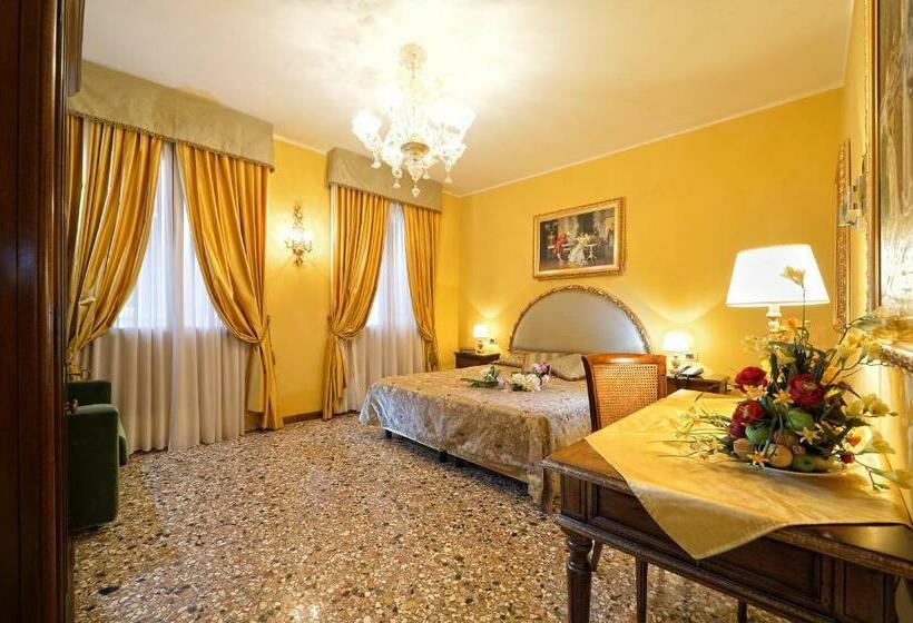 Triple Classic Room, Antico Panada