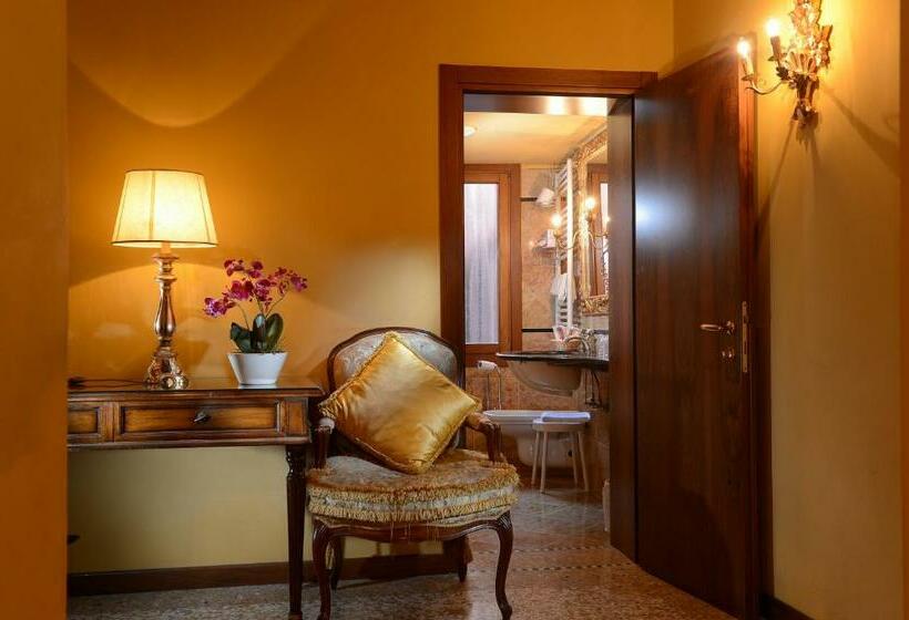 Triple Classic Room, Antico Panada