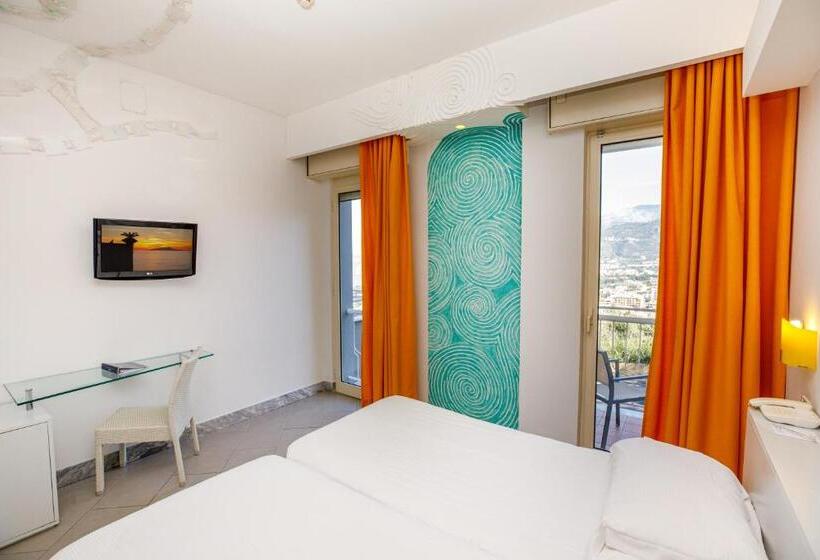 اتاق استاندارد با چشم‌انداز دریا, Art Hotel Gran Paradiso