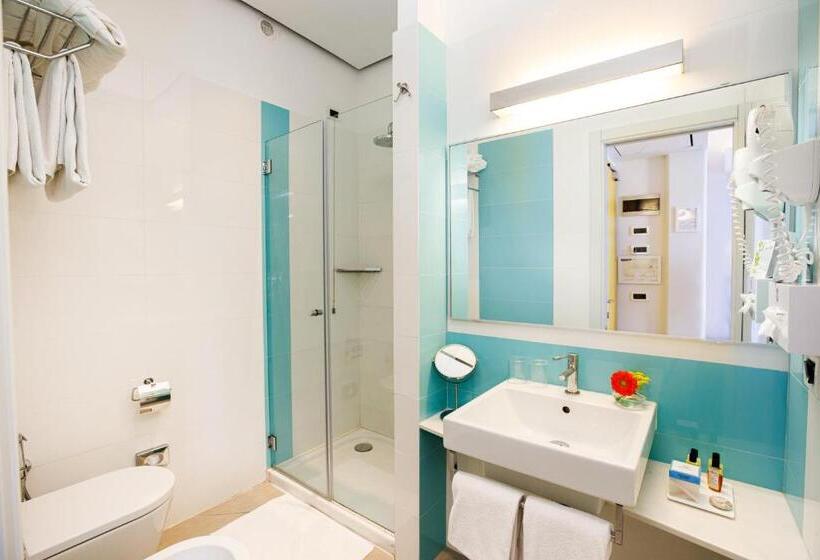 اتاق استاندارد با چشم‌انداز دریا, Art Hotel Gran Paradiso