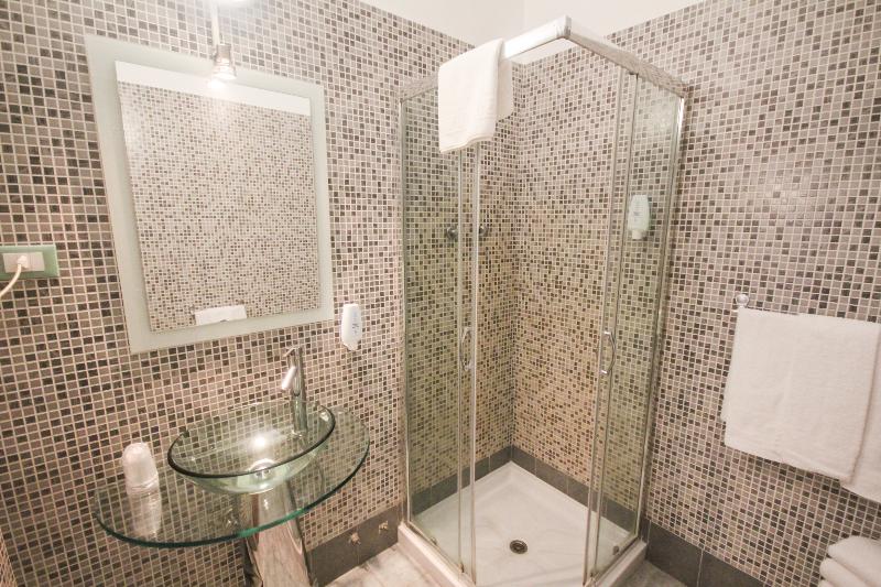 اتاق استاندارد یک نفره, Green Class Hotel Astoria