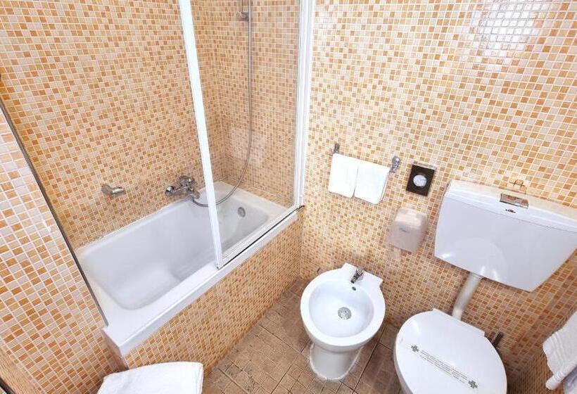 اتاق استاندارد, Green Class Hotel Astoria