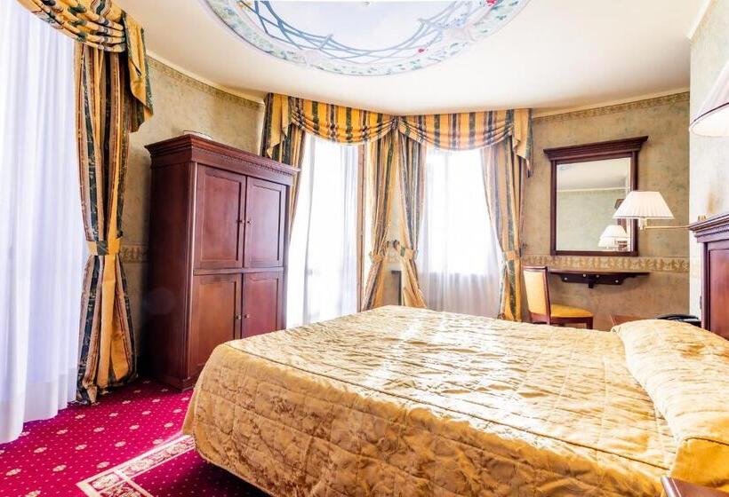 Deluxe Room, Belvedere