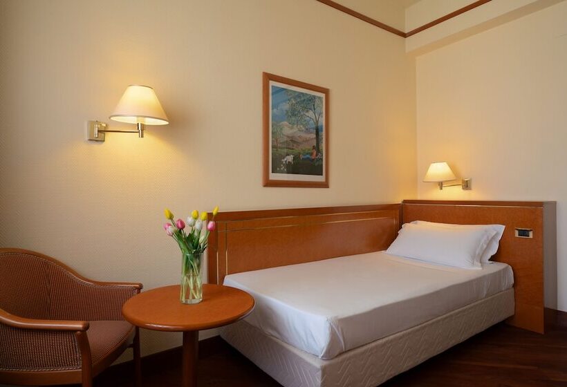 Standard Single Room, Delfino Taranto