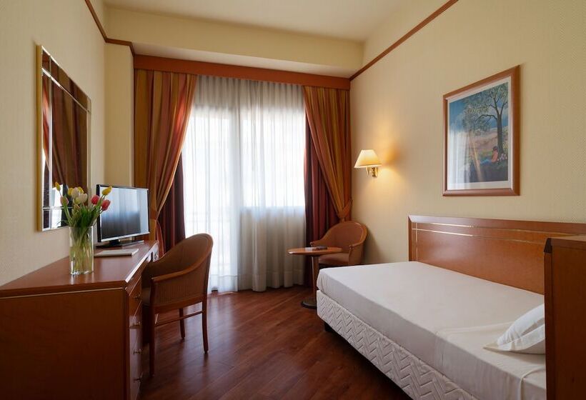 Standard Single Room, Delfino Taranto