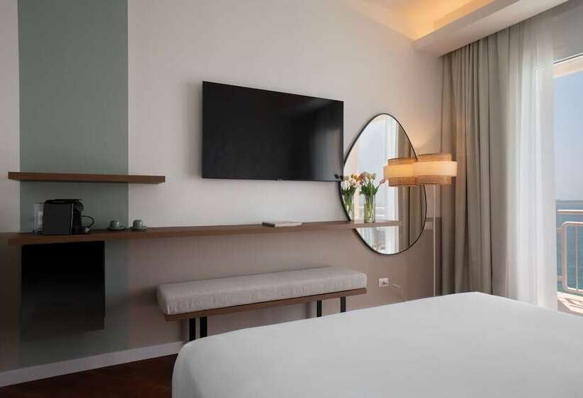 Superior Single Room, Delfino Taranto