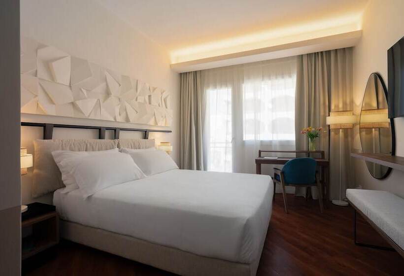 Superior Room, Delfino Taranto