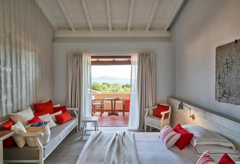 اتاق لوکس سه تخته, Due Lune Puntaldia Resort & Golf