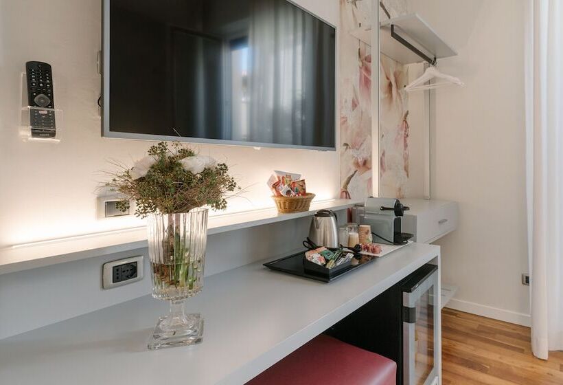 Suite with Terrace, Giulietta E Romeo S
