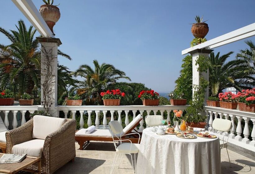 سوییت با چشم‌انداز دریا, Grand Hotel Cocumella