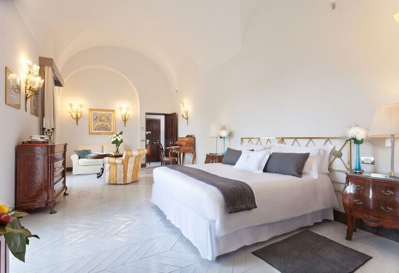 سوییت با چشم‌انداز دریا, Grand Hotel Cocumella