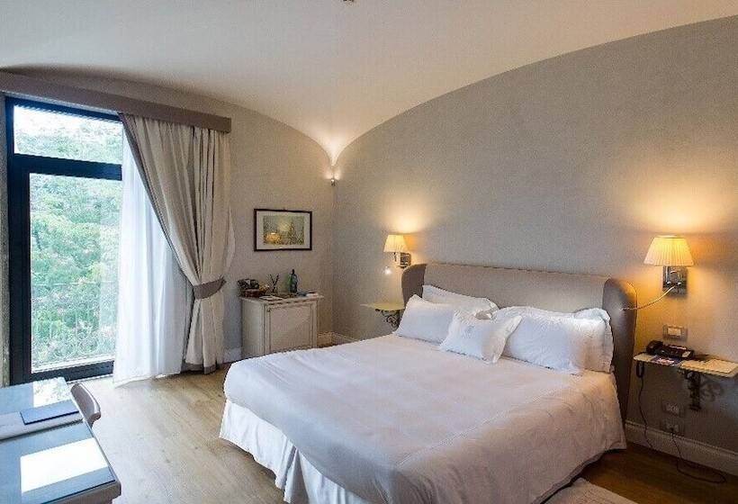 اتاق لوکس, Grand Hotel Cocumella