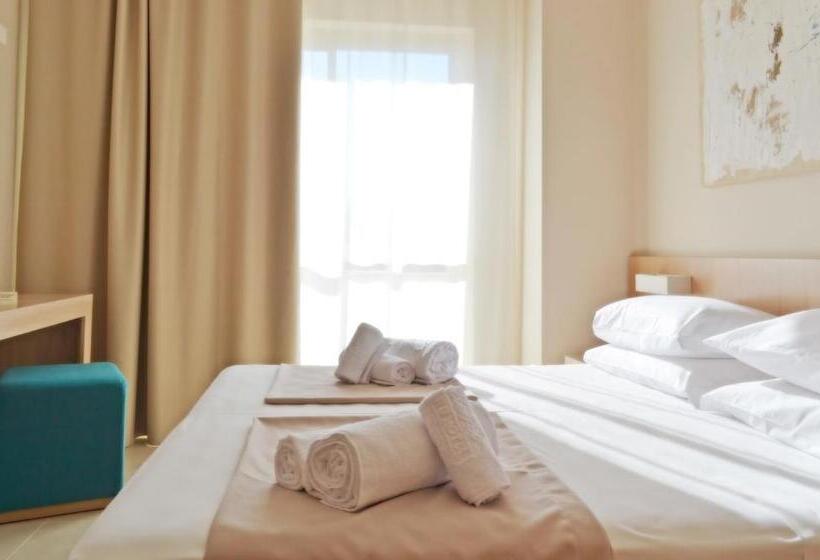 سوییت جونیور لوکس, Grand Hotel President