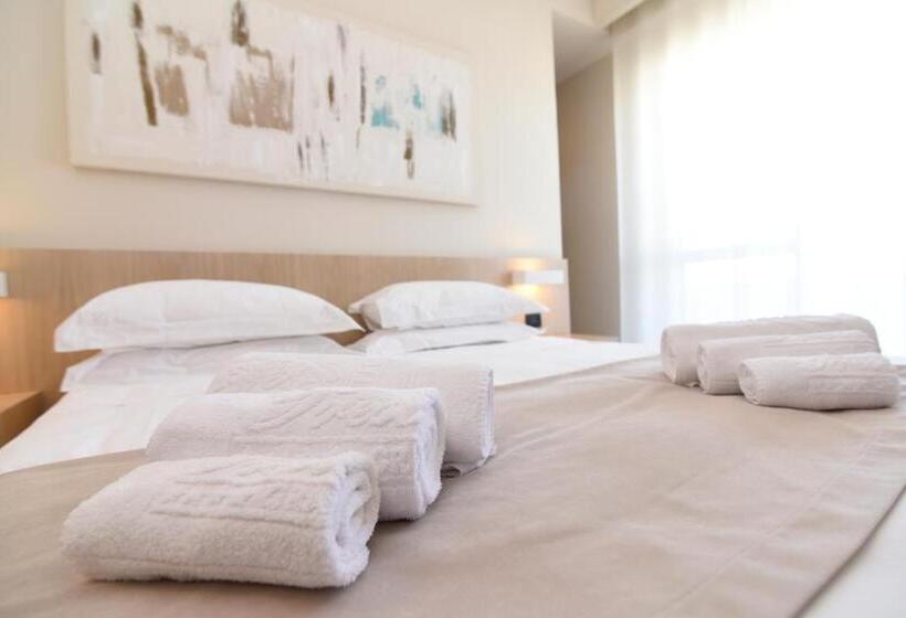 سوییت جونیور لوکس, Grand Hotel President