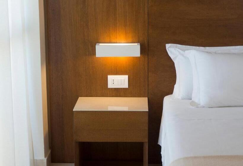 سوییت لوکس, Grand Hotel President