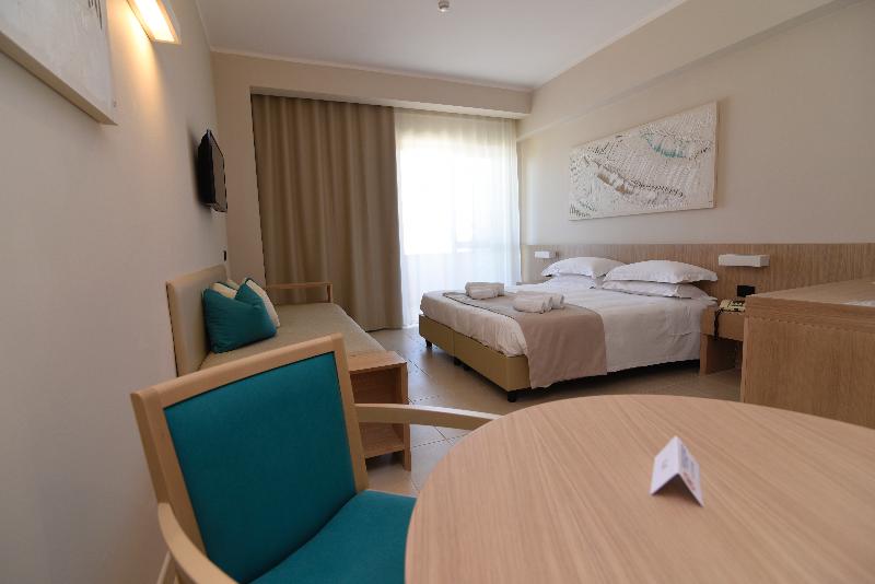 اتاق سوپریور سه تخته, Grand Hotel President