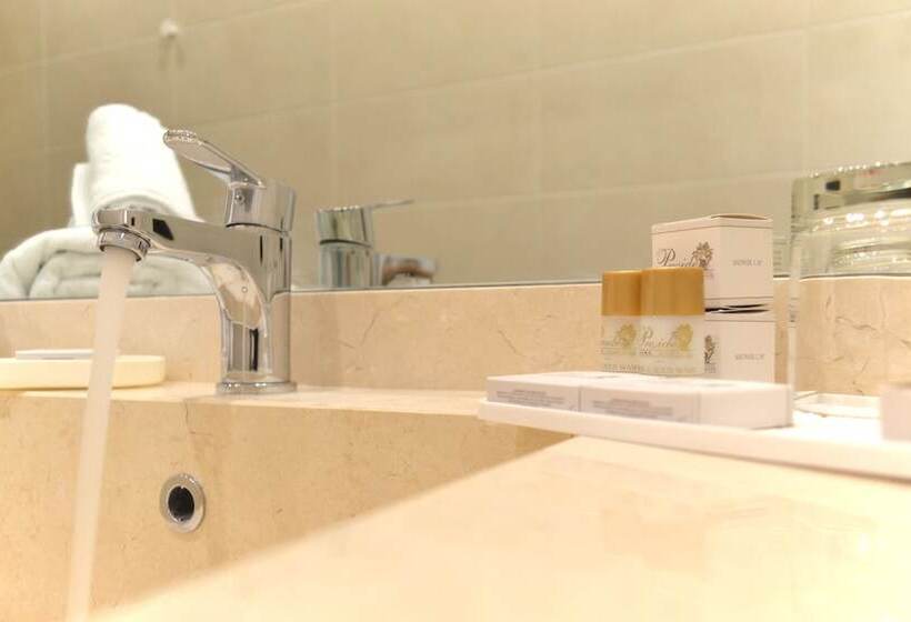 اتاق لوکس, Grand Hotel President