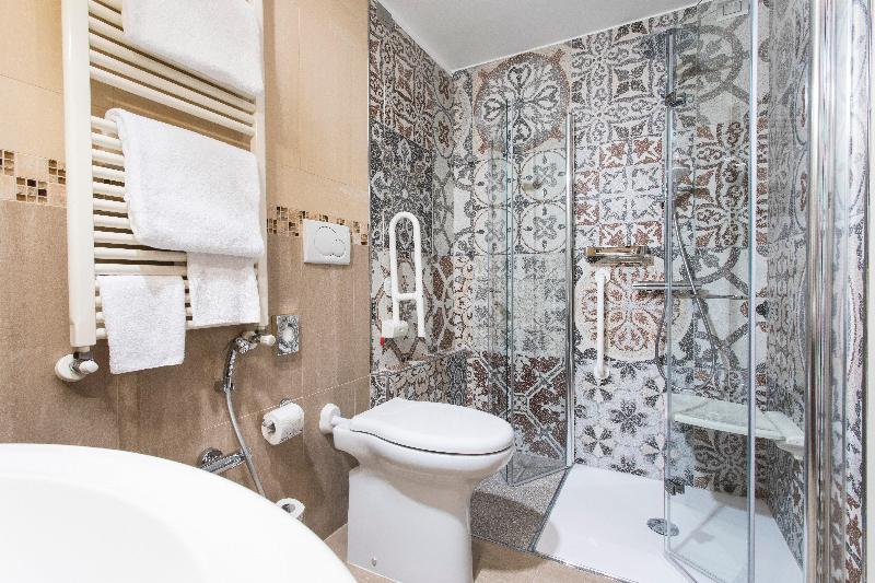 اتاق استاندارد با تخت بزرگ برای معلولان, Indigo Verona   Grand Hotel Des Arts, An Ihg