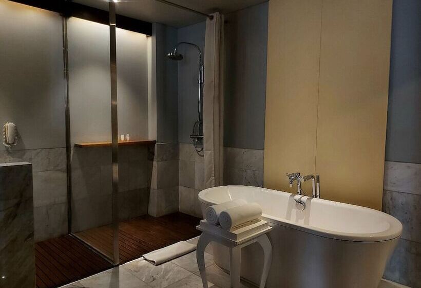 Suite, Kemang Icon