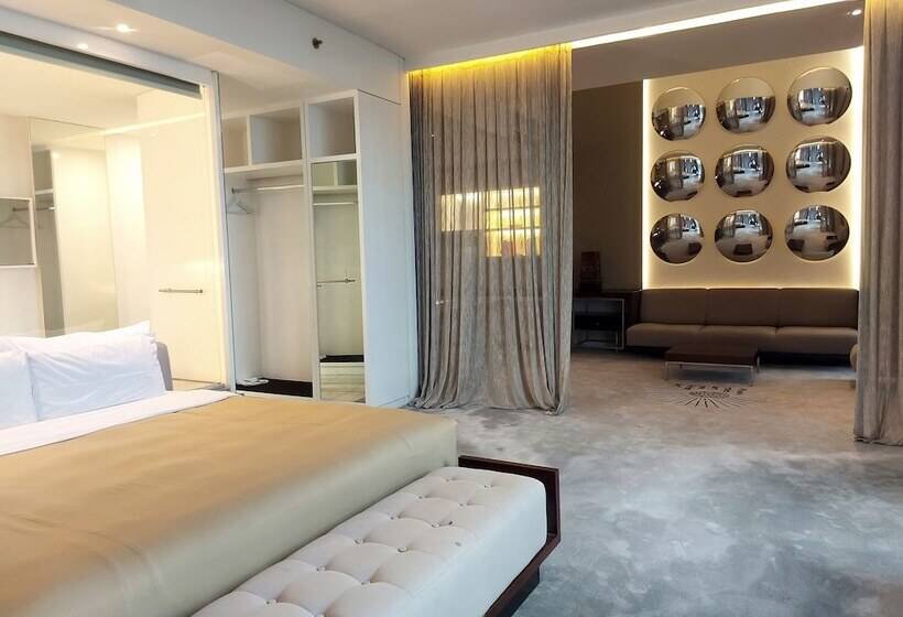 Suite, Kemang Icon