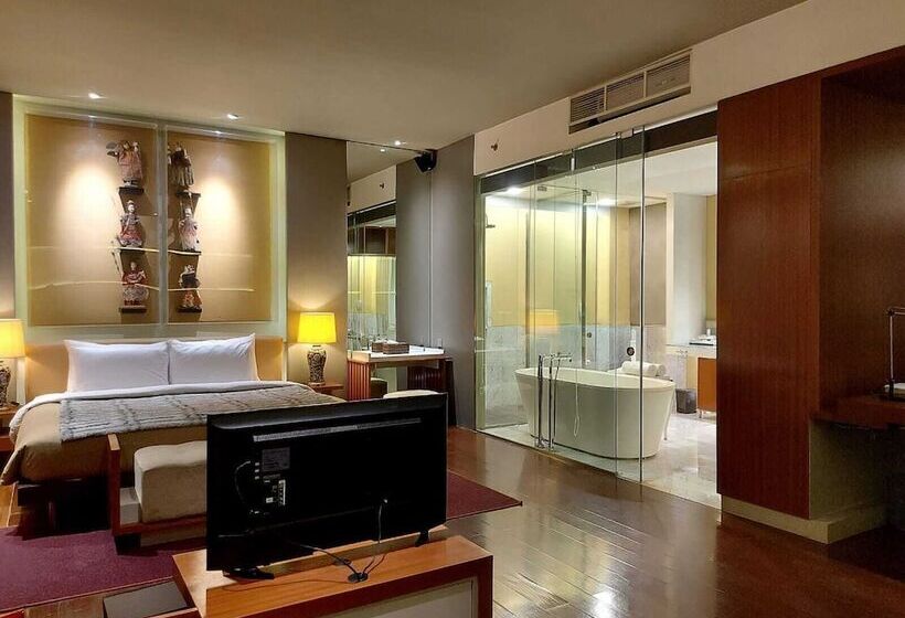 Suite, Kemang Icon