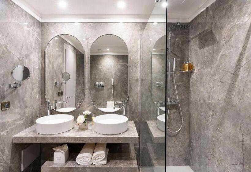 سوییت جونیور با چشم‌انداز دریا, Mazzarò Sea Palace   The Leading Hotels Of The World
