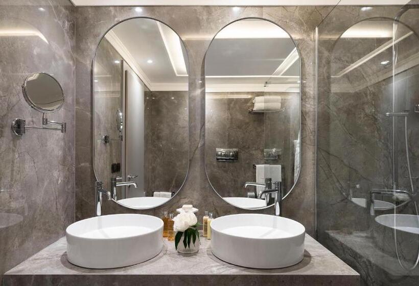 سوییت جونیور با چشم‌انداز دریا, Mazzarò Sea Palace   The Leading Hotels Of The World