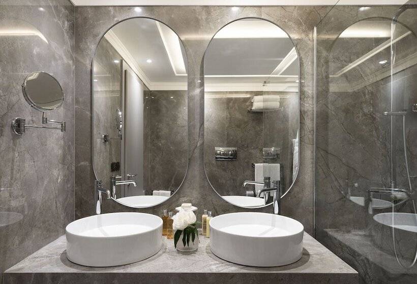 سوییت جونیور با چشم‌انداز دریا, Mazzarò Sea Palace   The Leading Hotels Of The World