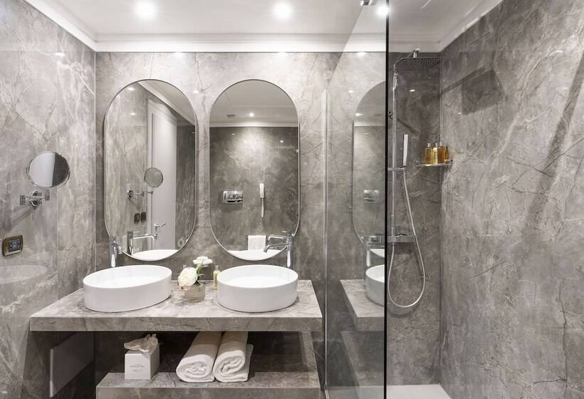 سوییت جونیور با چشم‌انداز دریا, Mazzarò Sea Palace   The Leading Hotels Of The World