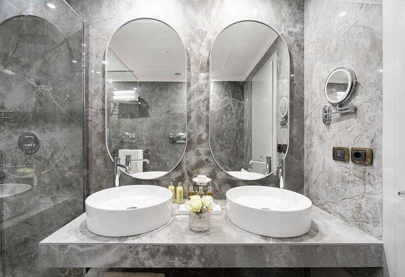 اتاق سه نفره دلوکس با چشم‌انداز دریا, Mazzarò Sea Palace   The Leading Hotels Of The World