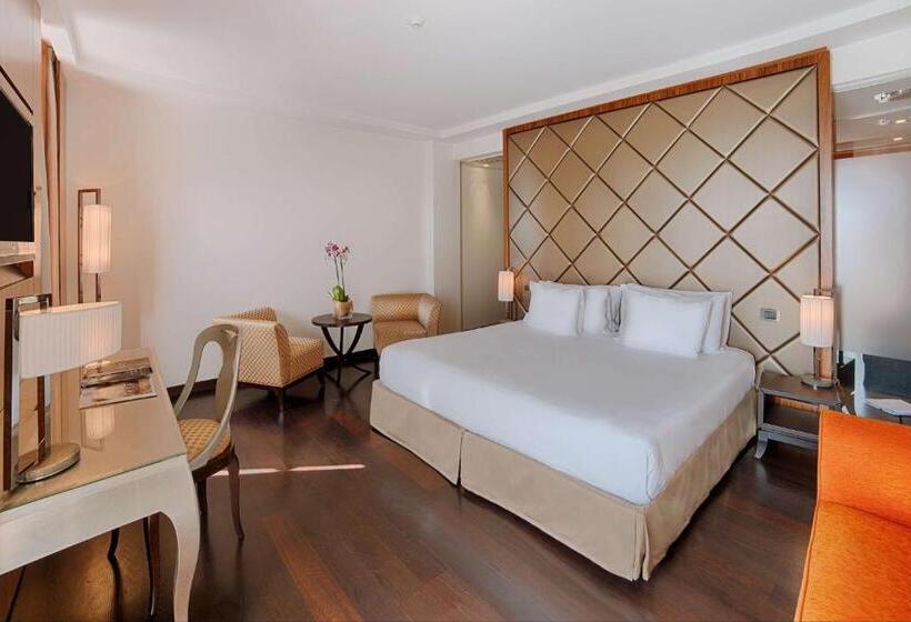 سوئیت جونیور با تراس, NH Collection Taormina