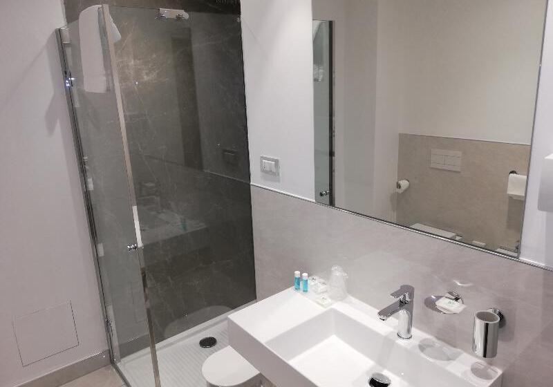 اتاق استاندارد سه نفره, Novo Hotel Rossi