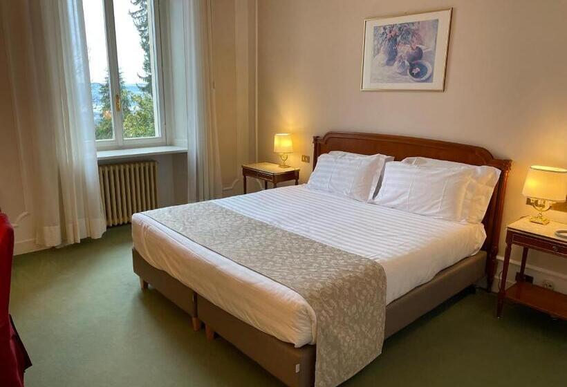 اتاق استاندارد با چشم‌انداز دریاچه, Palace Grand  Varese