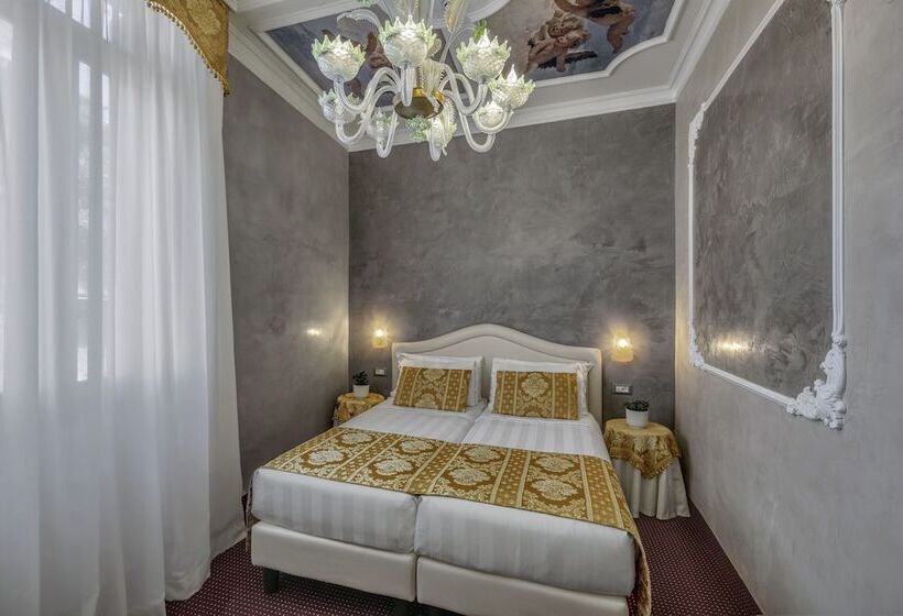 Chambre Standard, Pausania