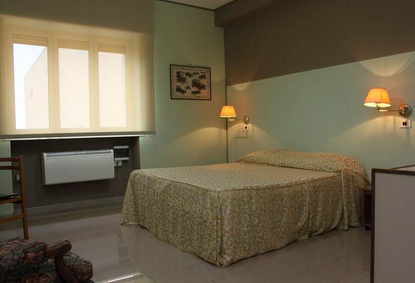 Chambre Standard, Plaza Taranto