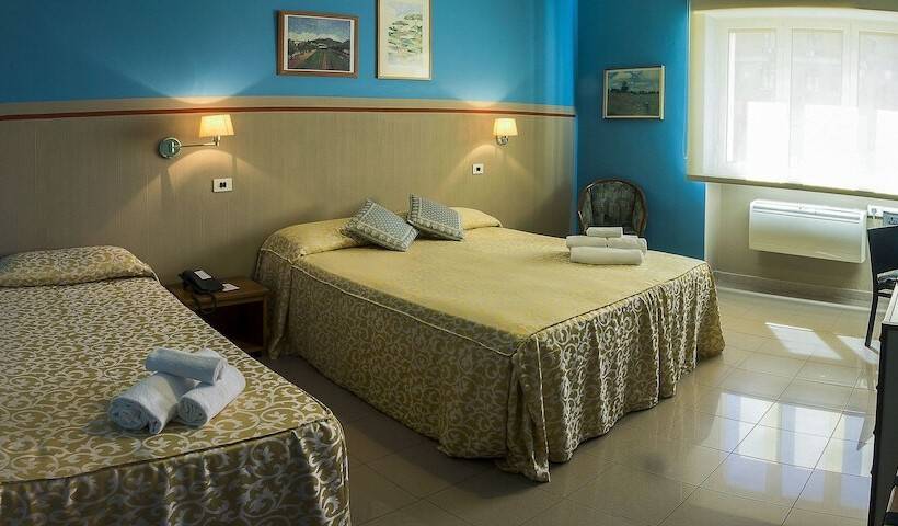 Standard Triple Room, Plaza Taranto