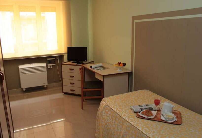 Standard Single Room, Plaza Taranto