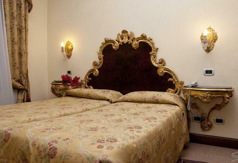 Classic Room, San Cassiano  Residenza D Epoca Ca  Favaretto