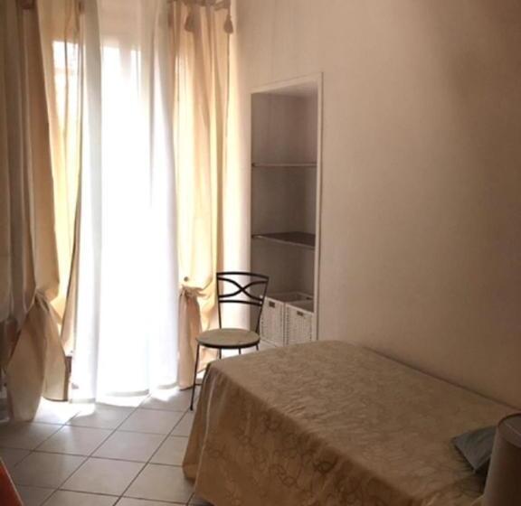 اتاق راحتی یک تخته, San Lino