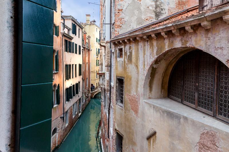 سوئیت جونیور با چشم‌انداز, Splendid Venice Venezia – Stars Collezione