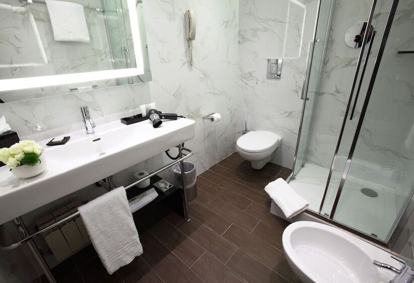 اتاق خانوادگی, Starhotels Majestic
