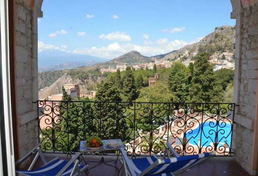 سوییت جونیور با چشم‌انداز دریا, Taormina Park