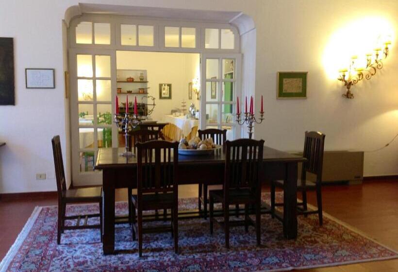 اتاق کلاسیک, Villa Sirina