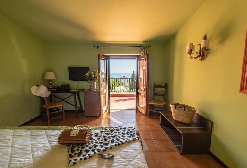 اتاق سوپریور با چشم‌انداز دریا, Villa Sirina