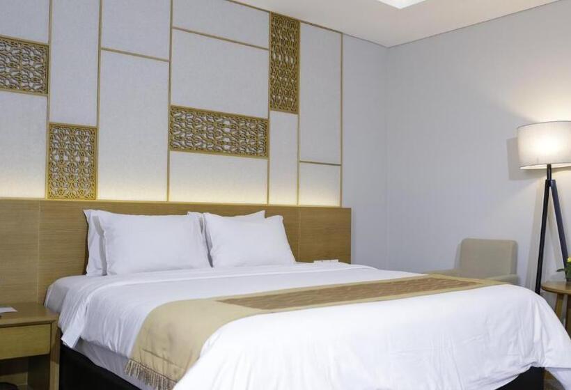 اتاق لوکس با بالکن, Patra Semarang Hotel & Convention