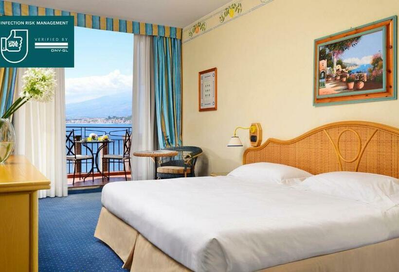 اتاق لوکس با چشم‌انداز دریا, Unahotels Capotaormina