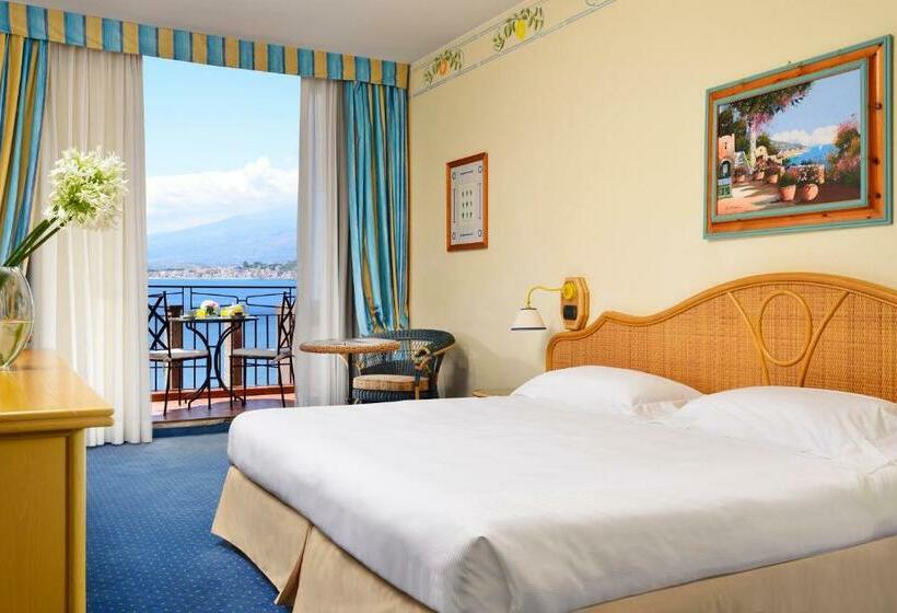 اتاق لوکس با چشم‌انداز دریا, Unahotels Capotaormina