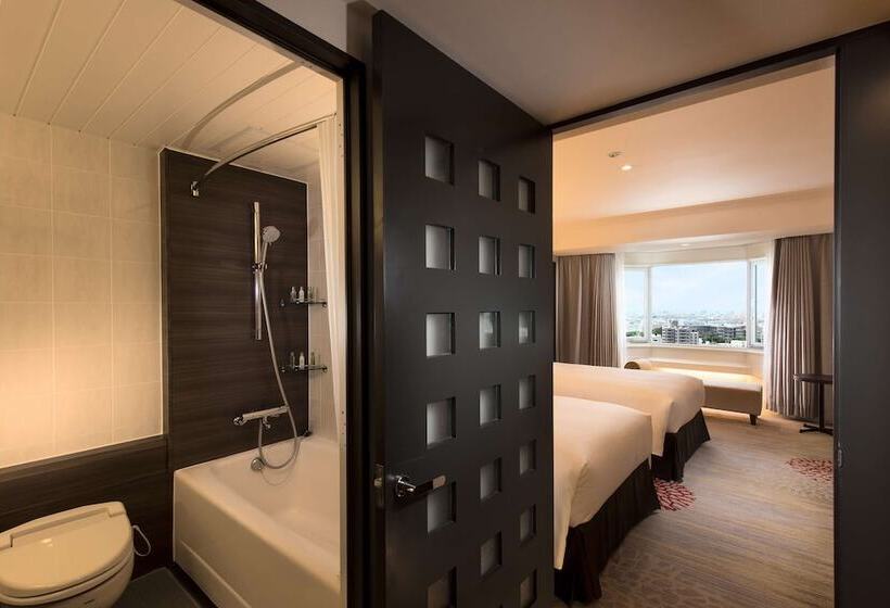 Suit Deluxe, Doubletree By Hilton Hotel Naha Shuri Castle