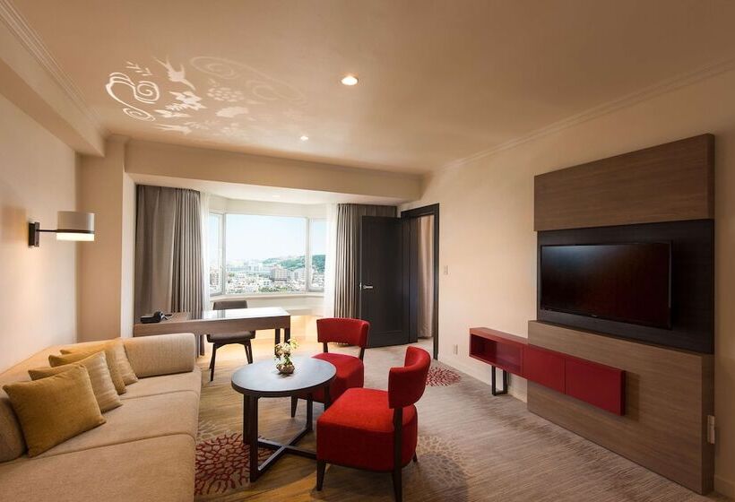 Suit Deluxe, Doubletree By Hilton Hotel Naha Shuri Castle