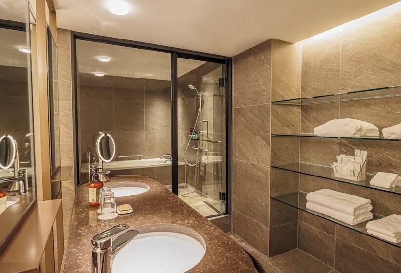اتاق پرمیوم, Ana Crowne Plaza Hiroshima, An Ihg